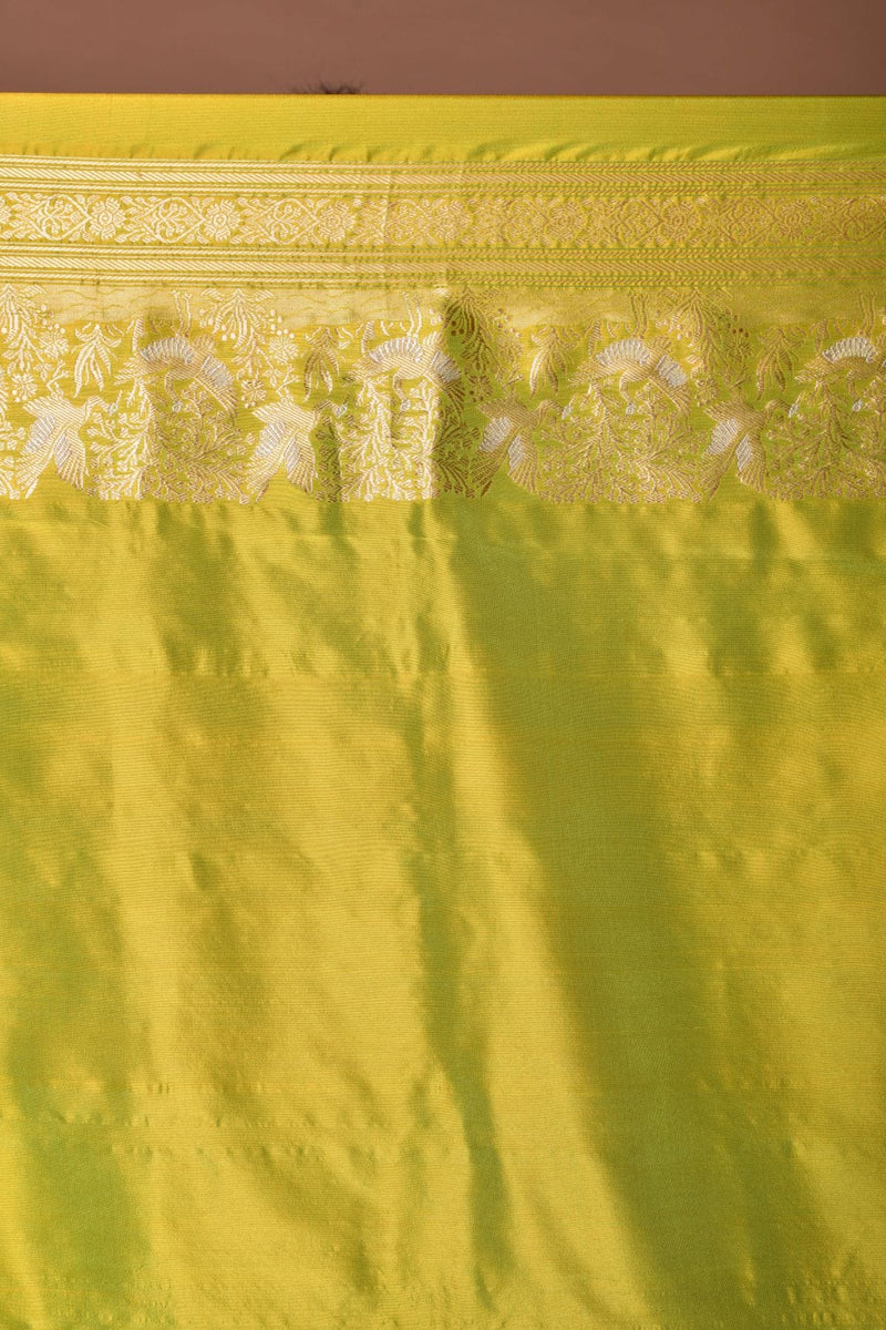 Handwoven Pure Katan Silk Kadiyal Border White base Body Green Banarasi Saree